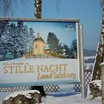 招待所 Gaestehaus Jedinger Oberhofen am Irrsee