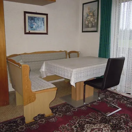 Gaestehaus Jedinger Oberhofen am Irrsee