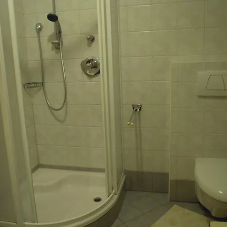 招待所 Gaestehaus Jedinger Oberhofen am Irrsee