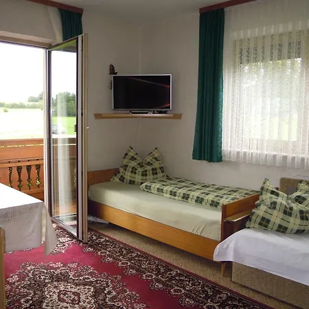 招待所 Gaestehaus Jedinger