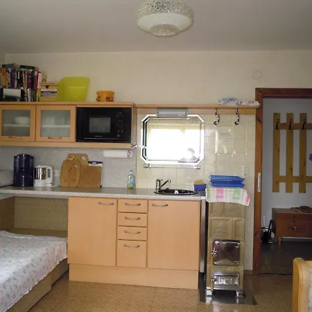 Gaestehaus Jedinger 招待所