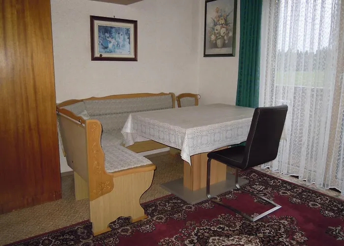 Gaestehaus Jedinger Oberhofen am Irrsee