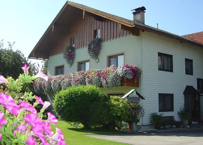 Casa de hóspedes Gaestehaus Jedinger Oberhofen am Irrsee